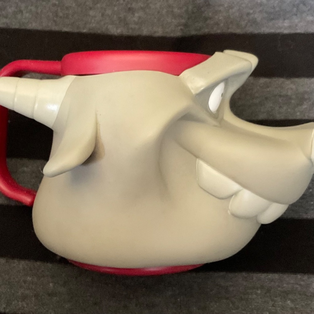 VINTAGE  HUNCHBACK OF NOTRE DAME HUGO  COLLECTABLE  MUG - Picture 2 of 9